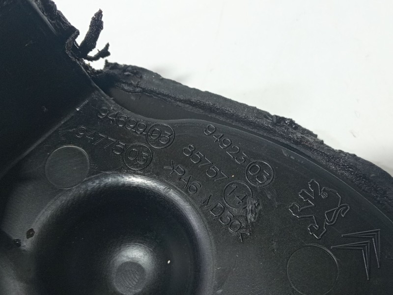 Recambio de tapa distribucion para peugeot partner furgoneta/monovolumen 1.6 hdi 16v referencia OEM IAM 9469903  