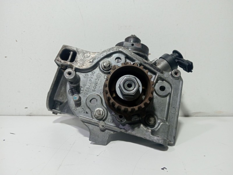 Recambio de bomba inyeccion para peugeot 308 1.6 16v hdi referencia OEM IAM 9688499680  