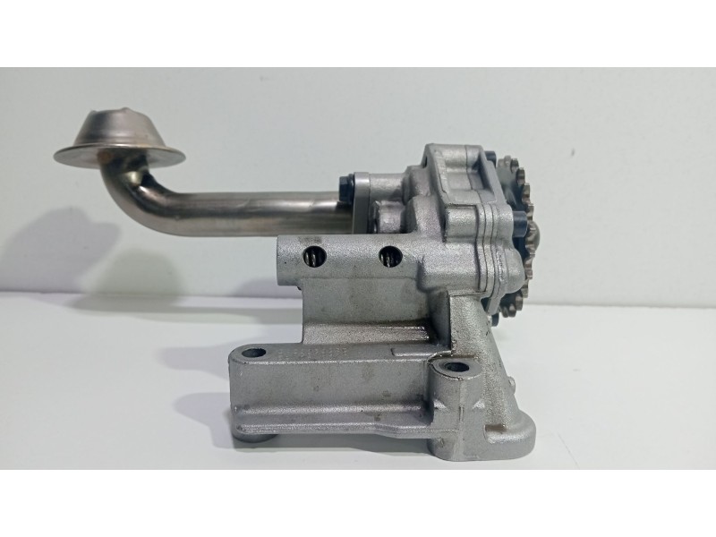 Recambio de bomba aceite para volkswagen golf v (1k1) 1.9 tdi 4motion referencia OEM IAM 038115105G  