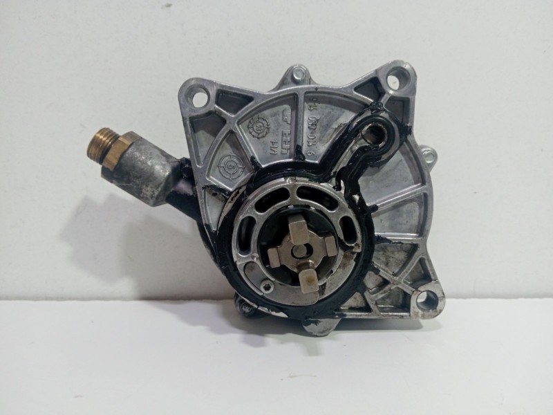 Recambio de depresor freno / bomba vacio para ssangyong kyron 200 xdi limited referencia OEM IAM A6652300465  