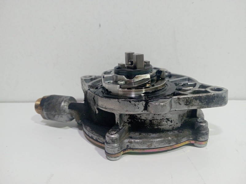 Recambio de depresor freno / bomba vacio para ssangyong kyron 200 xdi limited referencia OEM IAM A6652300465  