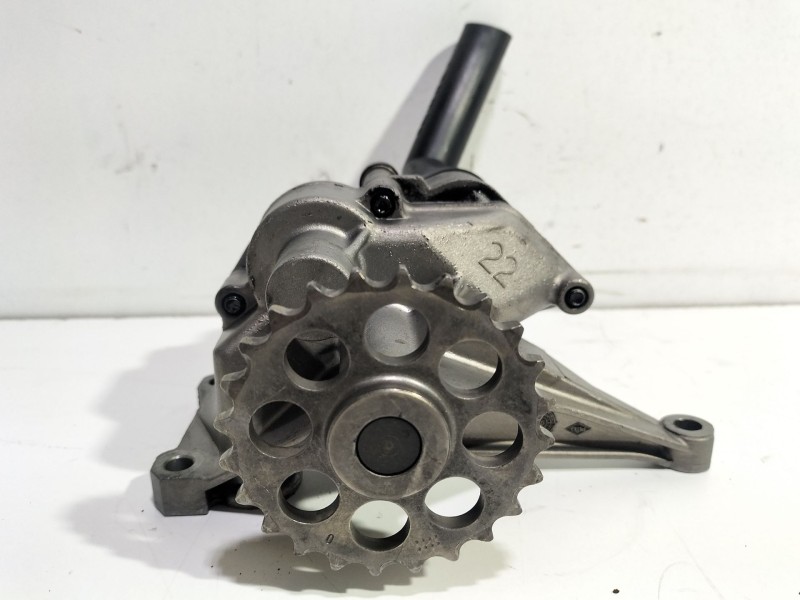 Recambio de bomba aceite para mercedes-benz sprinter 02.00  caja abierta 2.2 cdi cat referencia OEM IAM 6061810801  