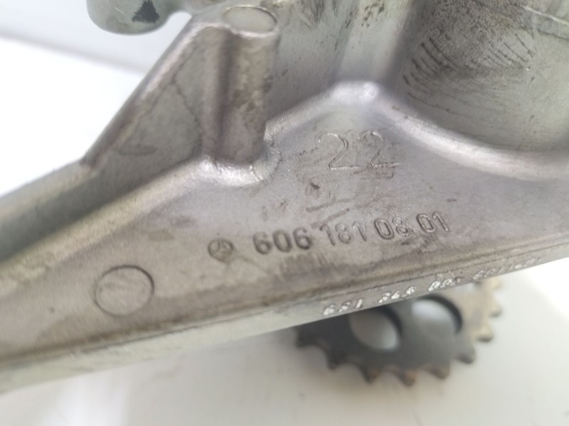 Recambio de bomba aceite para mercedes-benz sprinter 02.00  caja abierta 2.2 cdi cat referencia OEM IAM 6061810801  