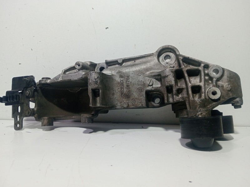 Recambio de soporte alternador para renault laguna iii (bt0/1) 2.0 dci gt (bt11, bt1e, bt1n) referencia OEM IAM 8200881264  