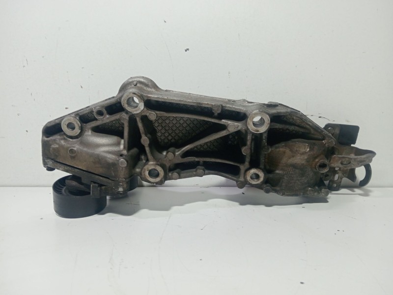 Recambio de soporte alternador para renault laguna iii (bt0/1) 2.0 dci gt (bt11, bt1e, bt1n) referencia OEM IAM 8200881264  