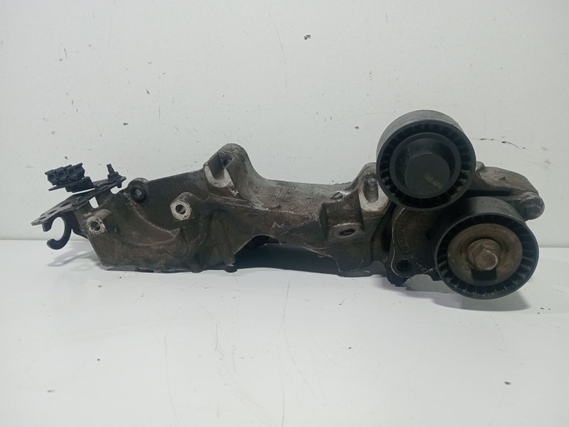 Recambio de soporte alternador para renault laguna iii (bt0/1) 2.0 dci gt (bt11, bt1e, bt1n) referencia OEM IAM 8200881264  