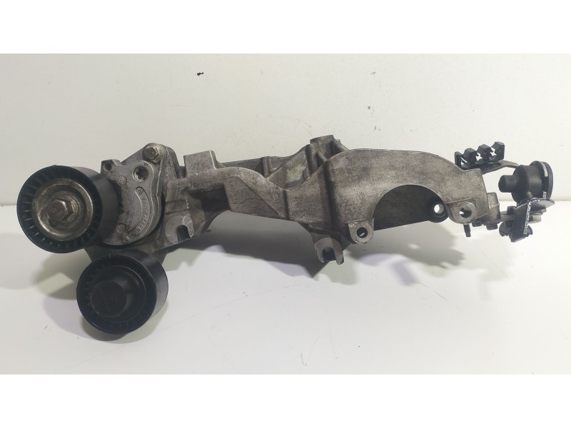 Recambio de soporte alternador para renault megane ii (bm0/1_, cm0/1_) 2.0 dci referencia OEM IAM 8200358356  