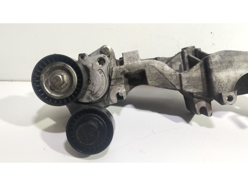 Recambio de soporte alternador para renault megane ii (bm0/1_, cm0/1_) 2.0 dci referencia OEM IAM 8200358356  