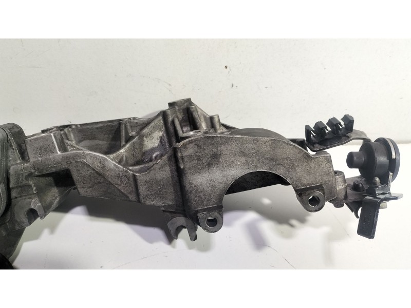 Recambio de soporte alternador para renault megane ii (bm0/1_, cm0/1_) 2.0 dci referencia OEM IAM 8200358356  