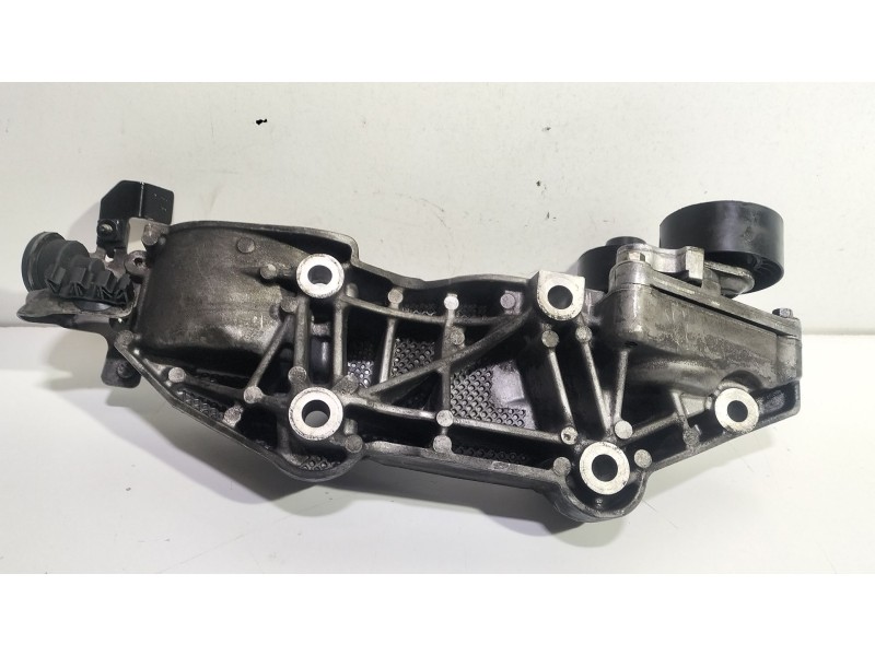 Recambio de soporte alternador para renault megane ii (bm0/1_, cm0/1_) 2.0 dci referencia OEM IAM 8200358356  