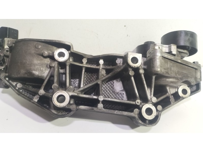 Recambio de soporte alternador para renault megane ii (bm0/1_, cm0/1_) 2.0 dci referencia OEM IAM 8200358356  