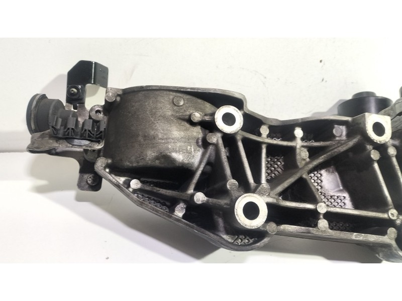 Recambio de soporte alternador para renault megane ii (bm0/1_, cm0/1_) 2.0 dci referencia OEM IAM 8200358356  