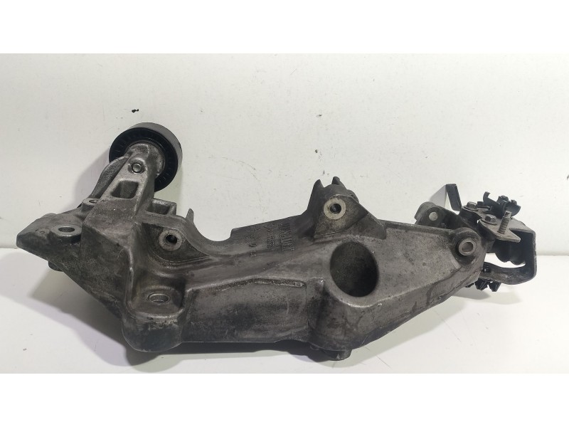 Recambio de soporte alternador para renault megane ii (bm0/1_, cm0/1_) 2.0 dci referencia OEM IAM 8200358356  