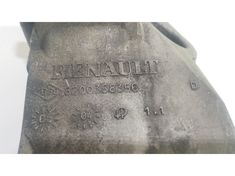 Recambio de soporte alternador para renault megane ii (bm0/1_, cm0/1_) 2.0 dci referencia OEM IAM 8200358356  