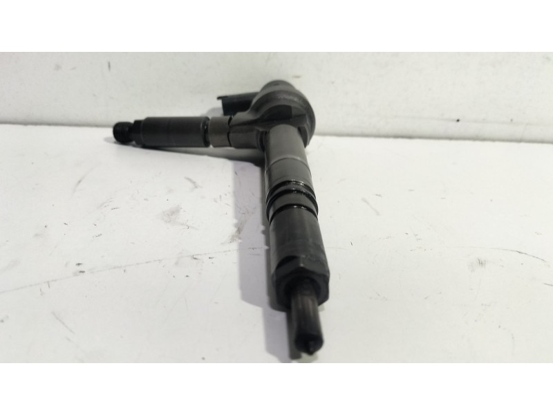 Recambio de inyector para opel astra h (a04) 1.7 cdti (l48) referencia OEM IAM 0445110175  