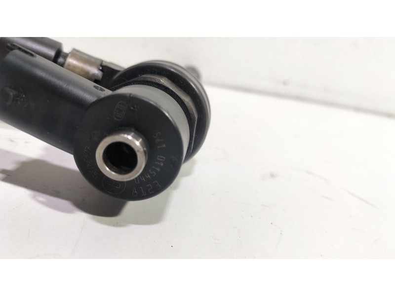 Recambio de inyector para opel astra h (a04) 1.7 cdti (l48) referencia OEM IAM 0445110175  