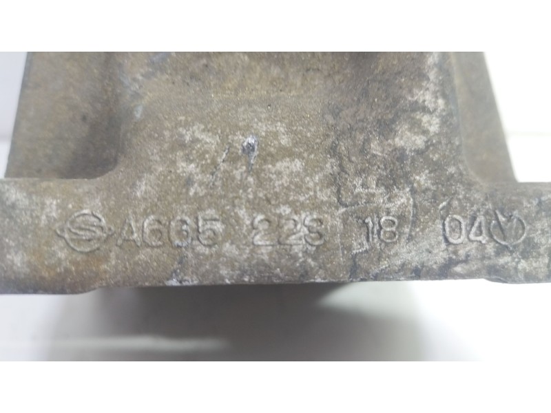 Recambio de soporte motor para ssangyong kyron 2.0 xdi referencia OEM IAM A6652231804  