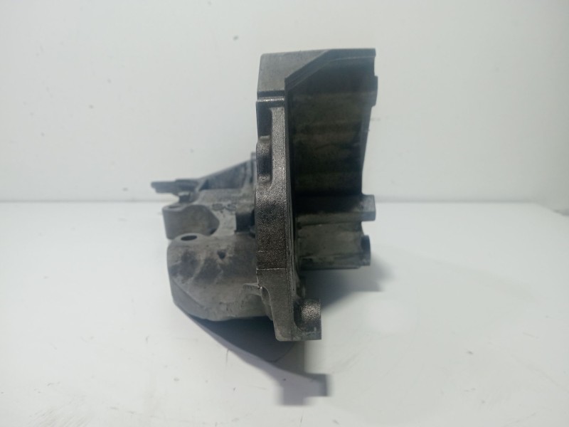 Recambio de soporte alternador para seat altea xl (5p5, 5p8) 2.0 tdi 16v referencia OEM IAM 03L903143Q  