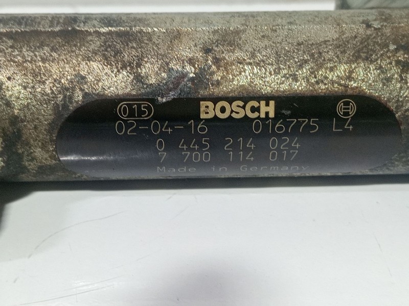 Recambio de rampa inyectora para volvo s40 i (644) 1.9 di referencia OEM IAM 7700114017  