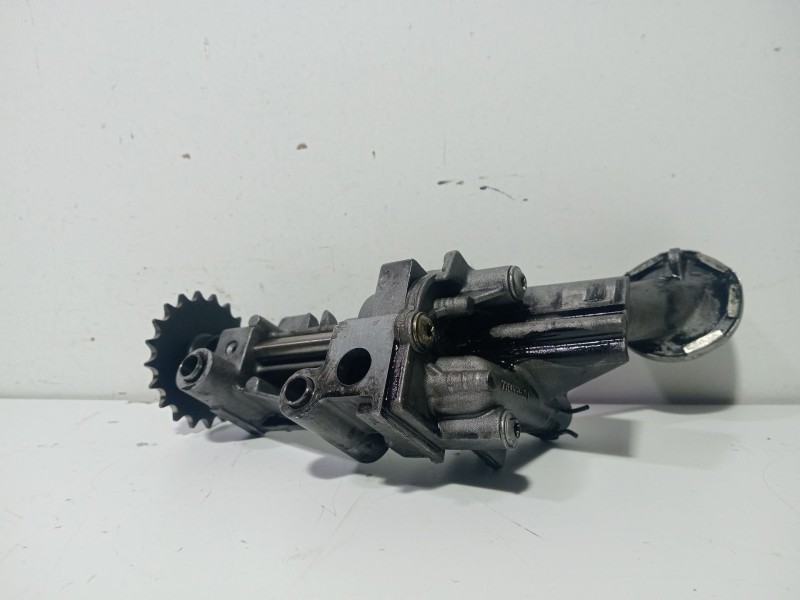 Recambio de bomba aceite para renault grand scénic ii (jm0/1_) 1.9 dci referencia OEM IAM 7700600252  