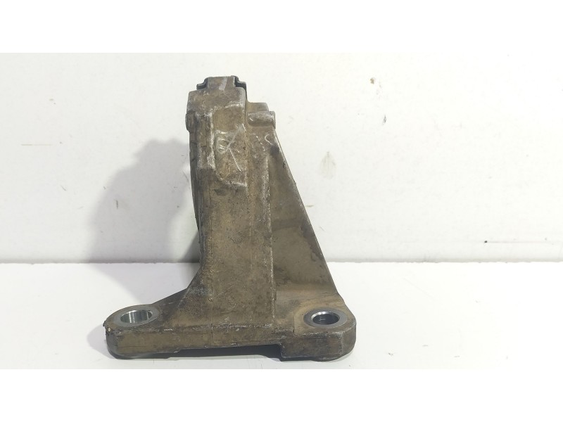 Recambio de soporte motor para renault scenic ii 1.9 dci diesel referencia OEM IAM 8200502731  