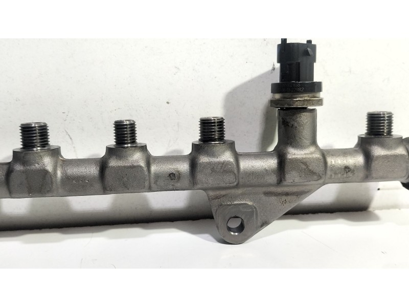 Recambio de rampa inyectora para renault grand scénic iii (jz0/1_) 1.9 dci referencia OEM IAM 8200750048  