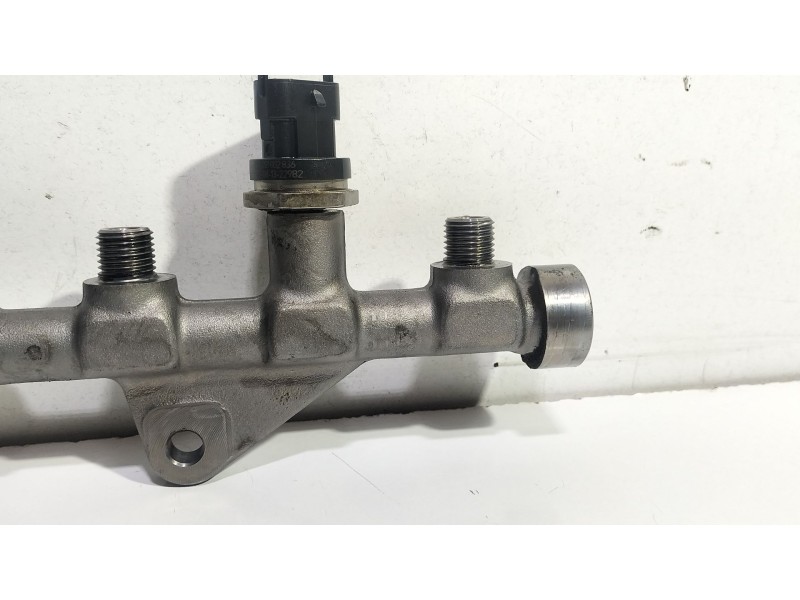 Recambio de rampa inyectora para renault grand scénic iii (jz0/1_) 1.9 dci referencia OEM IAM 8200750048  