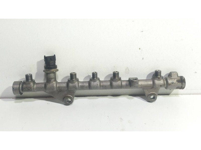 Recambio de rampa inyectora para renault grand scénic iii (jz0/1_) 1.9 dci referencia OEM IAM 8200750048  