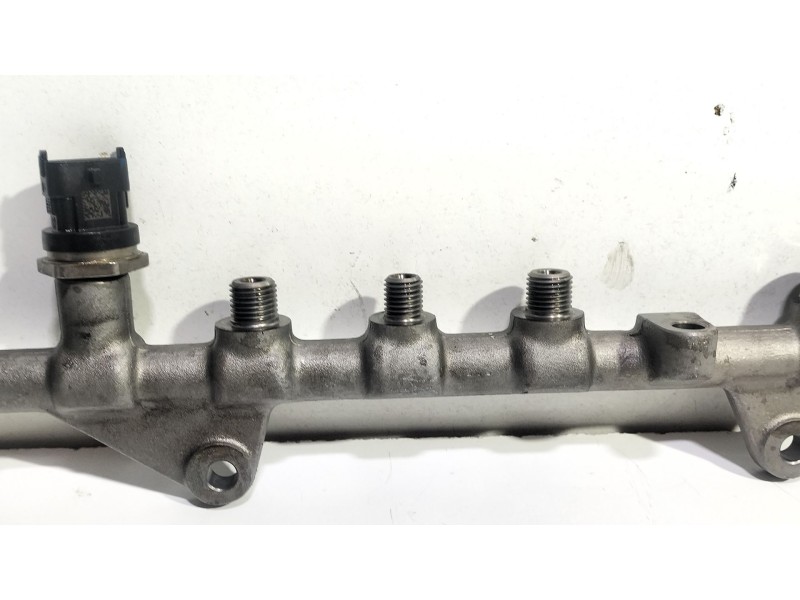 Recambio de rampa inyectora para renault grand scénic iii (jz0/1_) 1.9 dci referencia OEM IAM 8200750048  