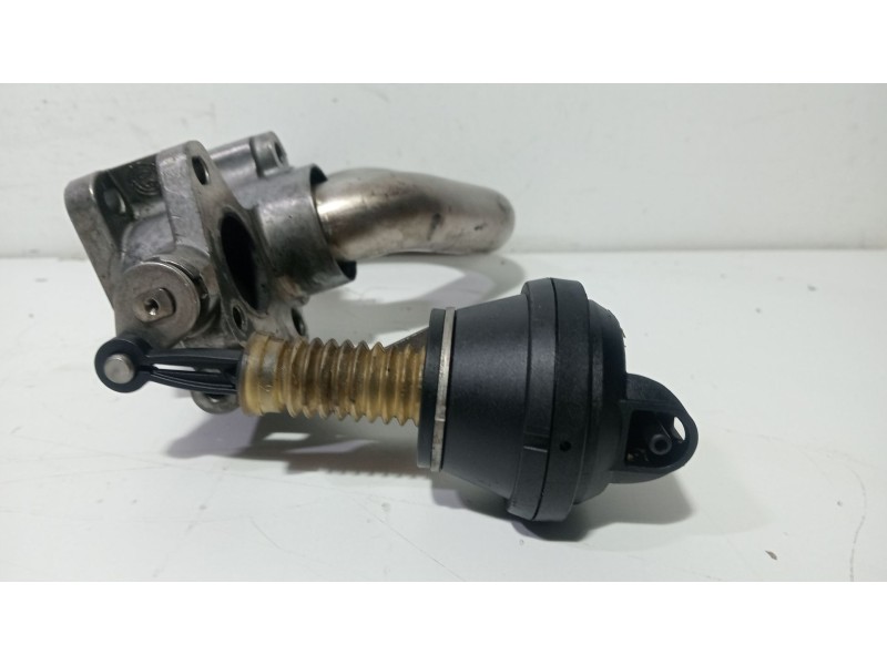 Recambio de valvula egr para mercedes-benz clase m (w164) ml 350 cdi (164.122) referencia OEM IAM A6421401263  