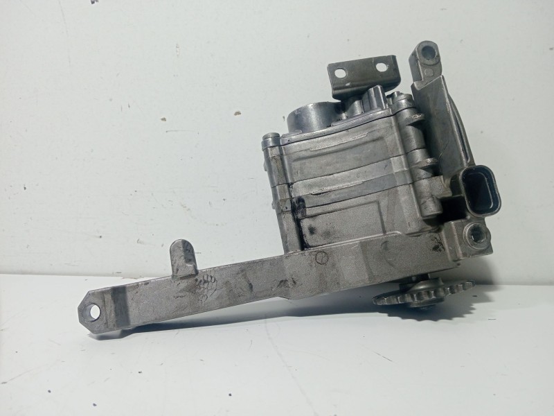 Recambio de bomba aceite para mercedes-benz sprinter ii james cook (906) 3.0 cdi referencia OEM IAM A6421810847  