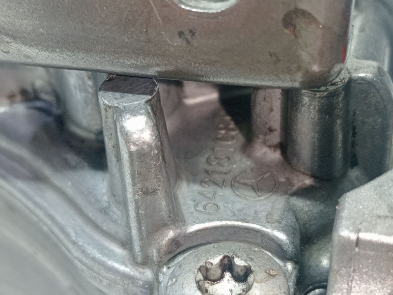 Recambio de bomba aceite para mercedes-benz sprinter ii james cook (906) 3.0 cdi referencia OEM IAM A6421810847  