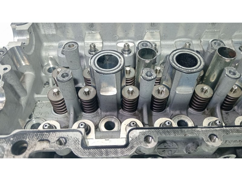 Recambio de culata para peugeot 407 1.6 hdi referencia OEM IAM 9655911480  