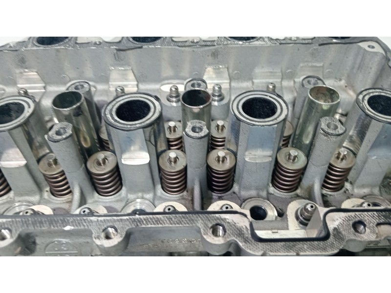 Recambio de culata para peugeot 407 1.6 hdi referencia OEM IAM 9655911480  