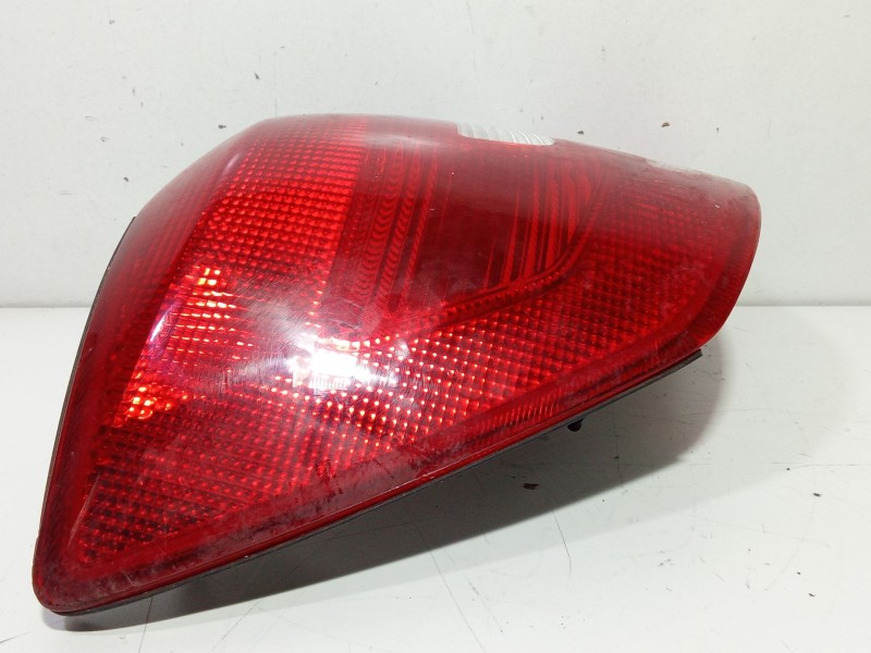 Recambio de piloto trasero izquierdo para skoda fabia ii (542) 1.4 tdi referencia OEM IAM 5J6945111  