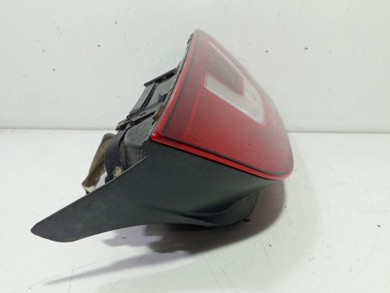 Recambio de piloto trasero derecho para volkswagen up! (121, 122, bl1, bl2, bl3, 123) 1.0 referencia OEM IAM 1S0945096G  