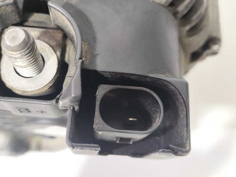 Recambio de alternador para bmw x5 (e70) xdrive30d referencia OEM IAM 7796125A  