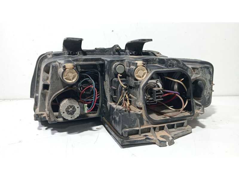 Recambio de faro derecho para audi a4 b6 (8e2) 2.5 tdi quattro referencia OEM IAM audi a4  