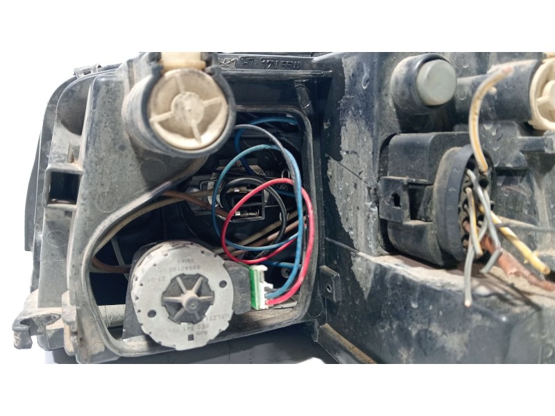 Recambio de faro derecho para audi a4 b6 (8e2) 2.5 tdi quattro referencia OEM IAM audi a4  