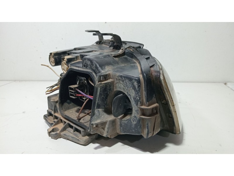 Recambio de faro derecho para audi a4 b6 (8e2) 2.5 tdi quattro referencia OEM IAM audi a4  
