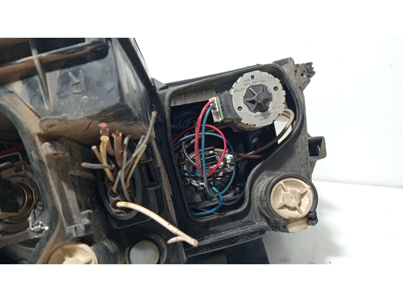 Recambio de faro derecho para audi a4 b6 (8e2) 2.5 tdi quattro referencia OEM IAM audi a4  
