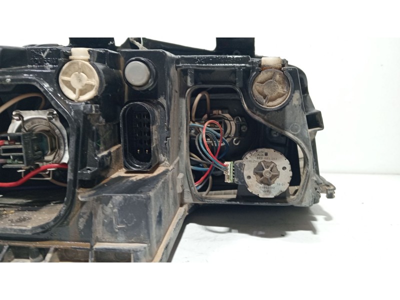 Recambio de faro izquierdo para audi a4 b6 (8e2) 2.5 tdi quattro referencia OEM IAM audi a4  