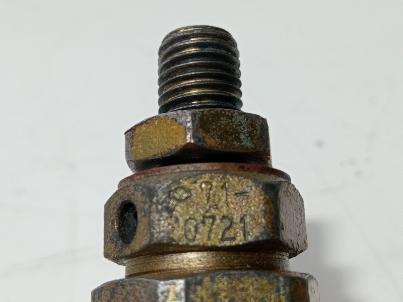 Recambio de inyector para nissan terrano (wd21) 2.7 td referencia OEM IAM 710721  