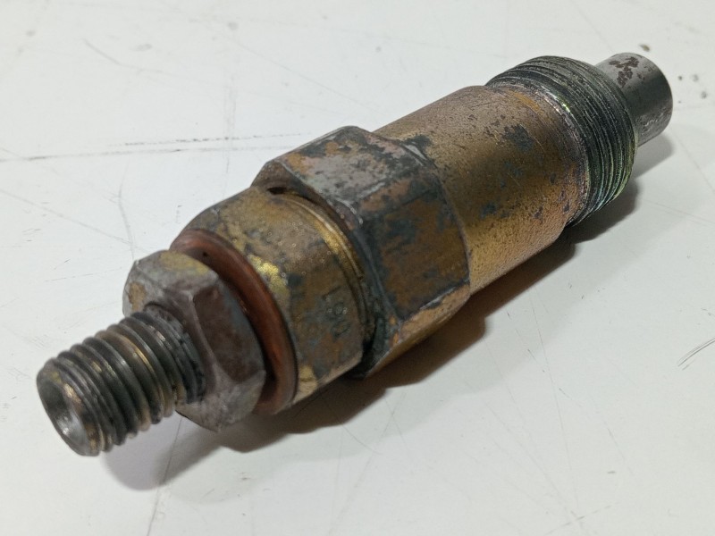 Recambio de inyector para nissan terrano (wd21) 2.7 td referencia OEM IAM 710721  