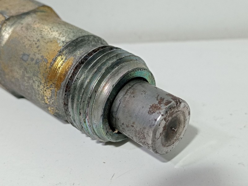 Recambio de inyector para nissan terrano (wd21) 2.7 td referencia OEM IAM 710721  