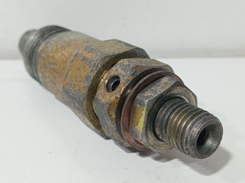 Recambio de inyector para nissan terrano (wd21) 2.7 td referencia OEM IAM 710721  