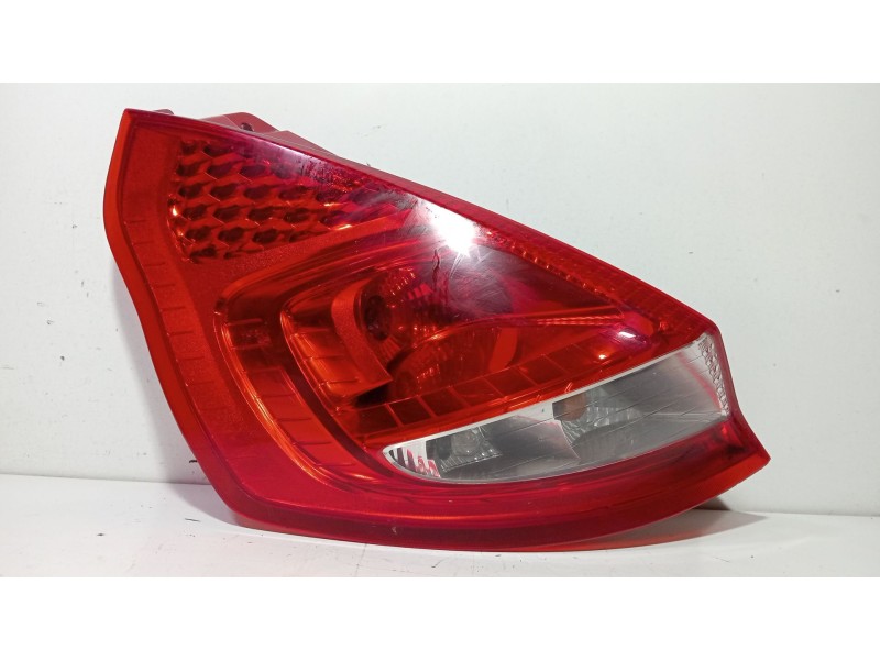 Recambio de piloto trasero izquierdo para ford fiesta vi van 1.25 referencia OEM IAM 8A6113405AE  