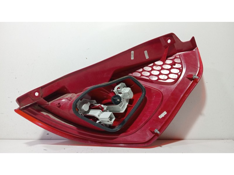 Recambio de piloto trasero izquierdo para ford fiesta vi van 1.25 referencia OEM IAM 8A6113405AE  