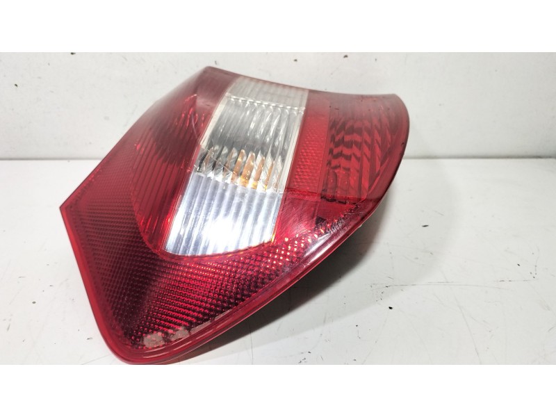 Recambio de piloto trasero izquierdo para bmw serie 1 berlina (e81/e87) 118d referencia OEM IAM 084441924L  