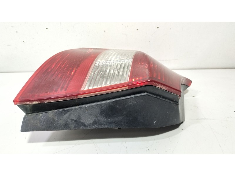 Recambio de piloto trasero izquierdo para bmw serie 1 berlina (e81/e87) 118d referencia OEM IAM 084441924L  